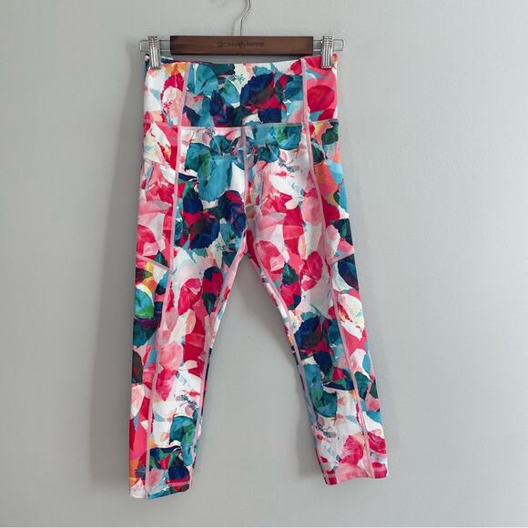 Zyia Active | Women’s Floral Zipper Pocket Light N’ Tight Hi-Rise Capri 20" LNT - Picture 5 of 12